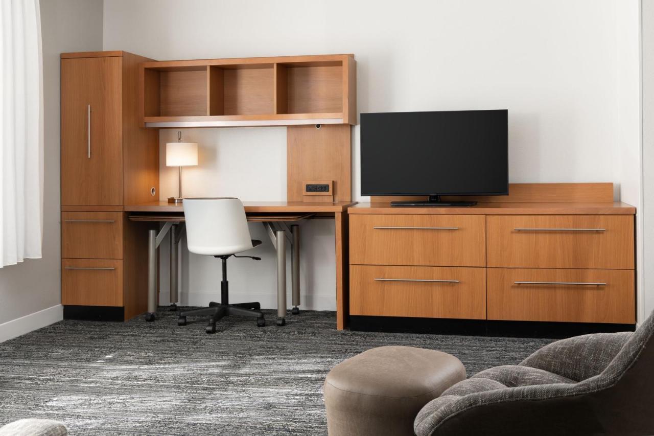 Towneplace Suites By Marriott Sacramento Розвилл Экстерьер фото