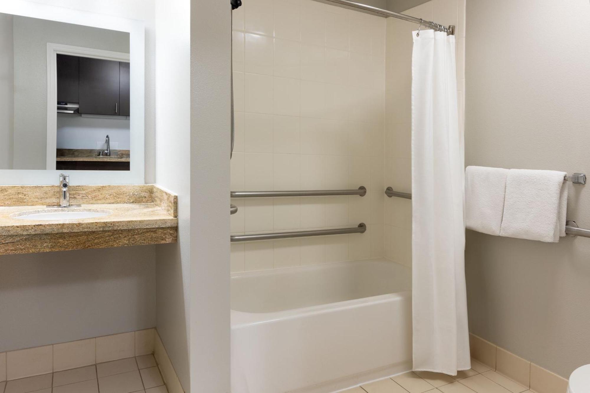 Towneplace Suites By Marriott Sacramento Розвилл Экстерьер фото