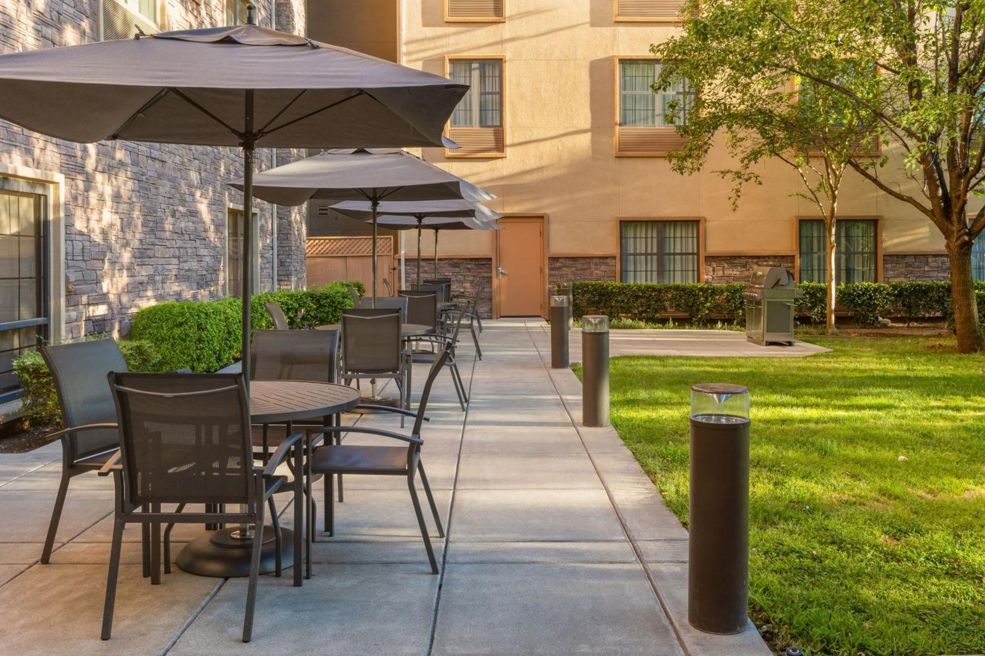 Towneplace Suites By Marriott Sacramento Розвилл Экстерьер фото