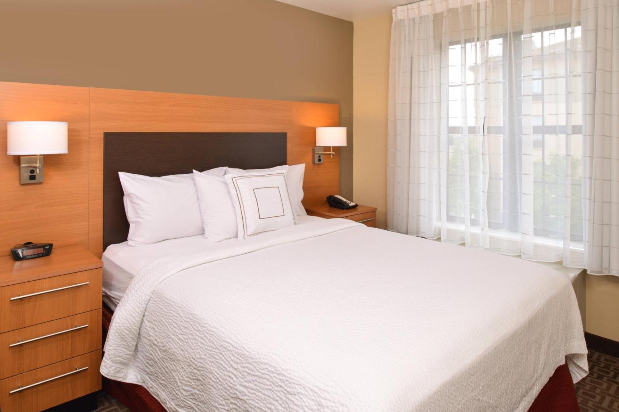 Towneplace Suites By Marriott Sacramento Розвилл Экстерьер фото